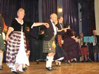 Celovečerni nastop &Scaron;kotov v Artičah